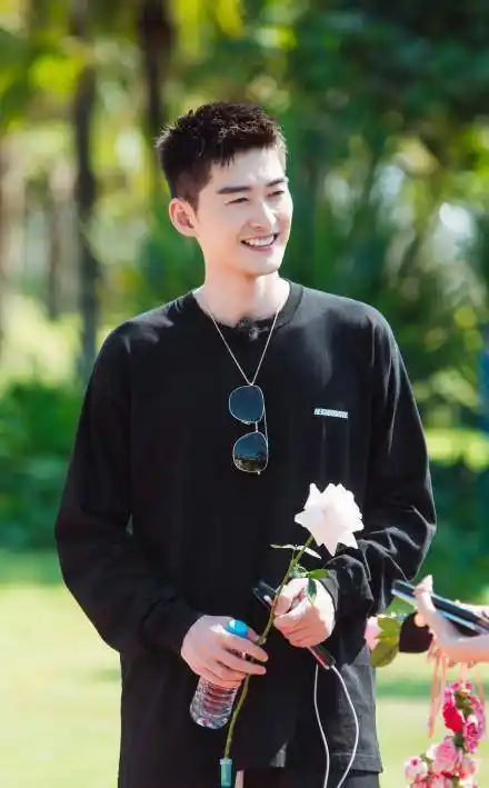 张翰穿搭霸总味浓,舒淇秀织毛衣技能?_麒麟_节目预告_周也