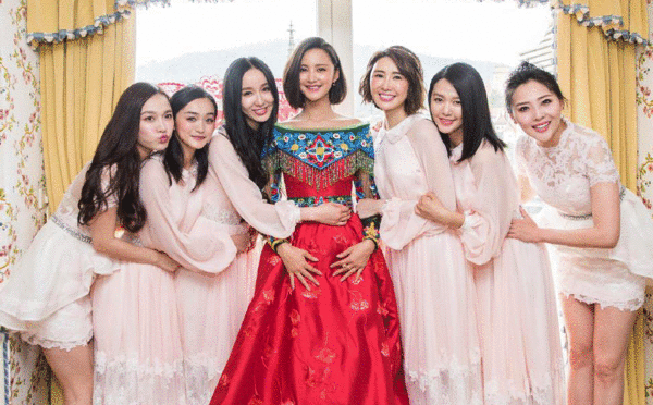 提到我们潮婚团队策划的三场万人瞩目的明星婚礼, 这三场婚礼的伴娘们