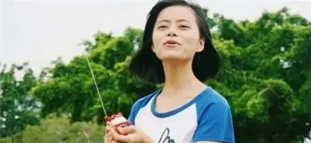 许多网民看到了最近一张马雪20岁的照片,并声称马云的女性版已经上线