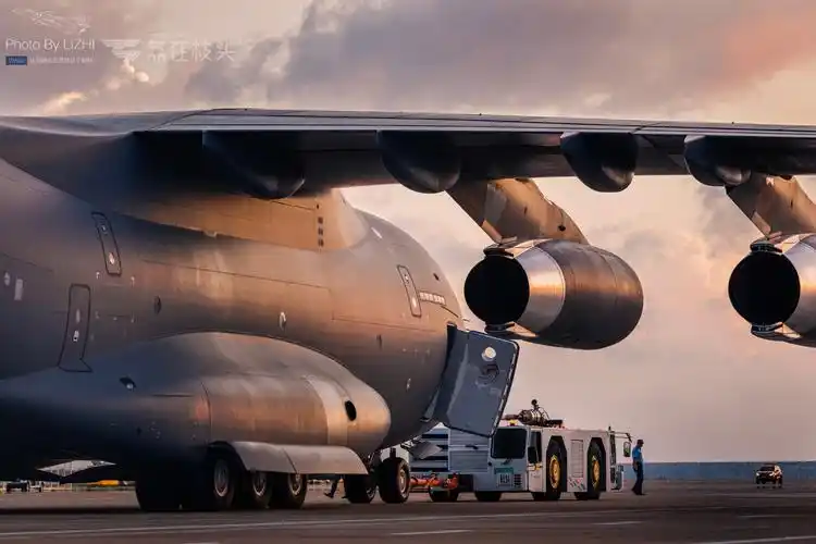 运-20惊艳照片火了,中国摄影师却被误传成"外国记者"