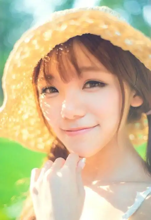 双马尾清新女生夏日阳光下笑容甜美唯美少女