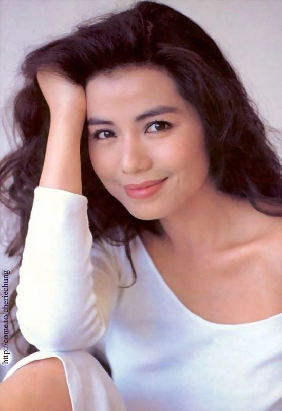 钟楚红年轻时的老照片大集合,年轻时风情万种,老来依旧性感