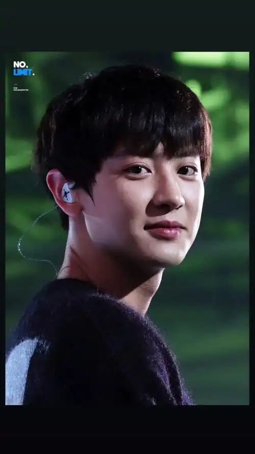 朴灿烈/当年他在舞台上让人觉得温暖可爱的样子 卷毛宝贝 今年粉毛