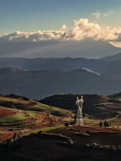 华为p40pro晨光下的红土地