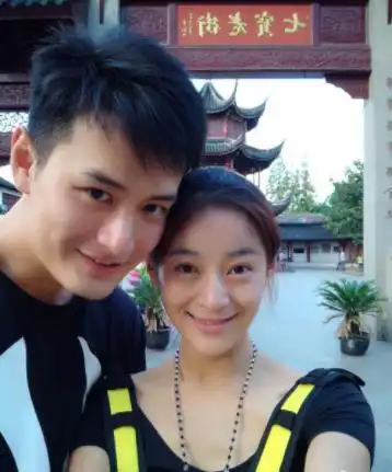 王媛可图片:王媛可老公王雨双胞胎儿子照片