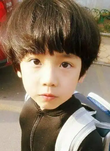 小男孩的各种时尚发型 2017小男孩最流行的发型