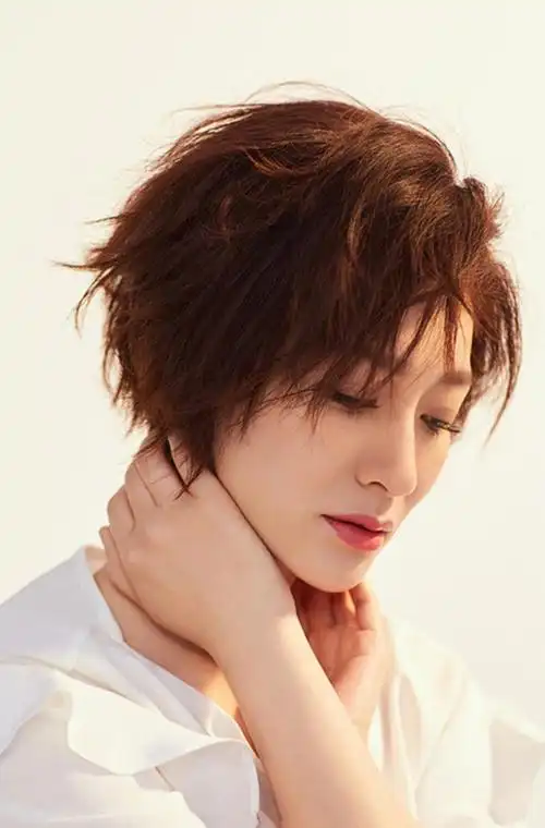 男友脚筋被砍断险遭艾滋扎针硫酸泼脸小三上位的李小冉