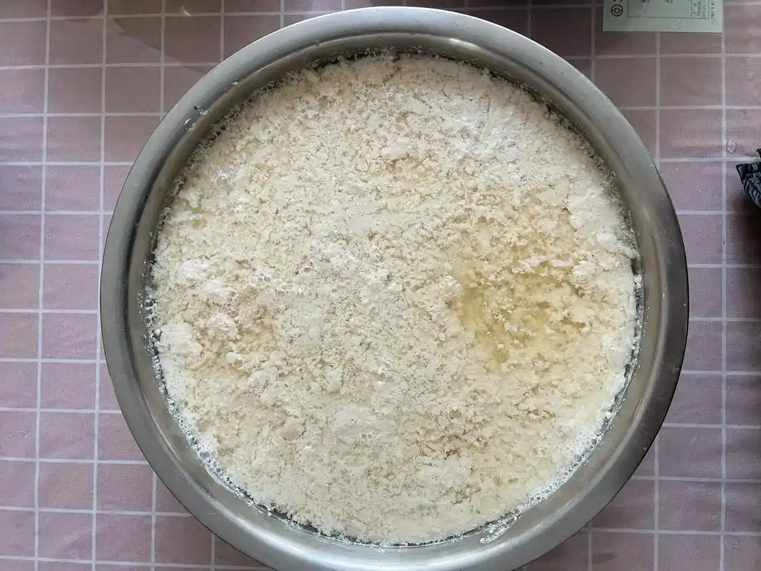 卤水豆腐.一斤黄豆做出来2斤多一点豆腐,如果再压的狠点,估计