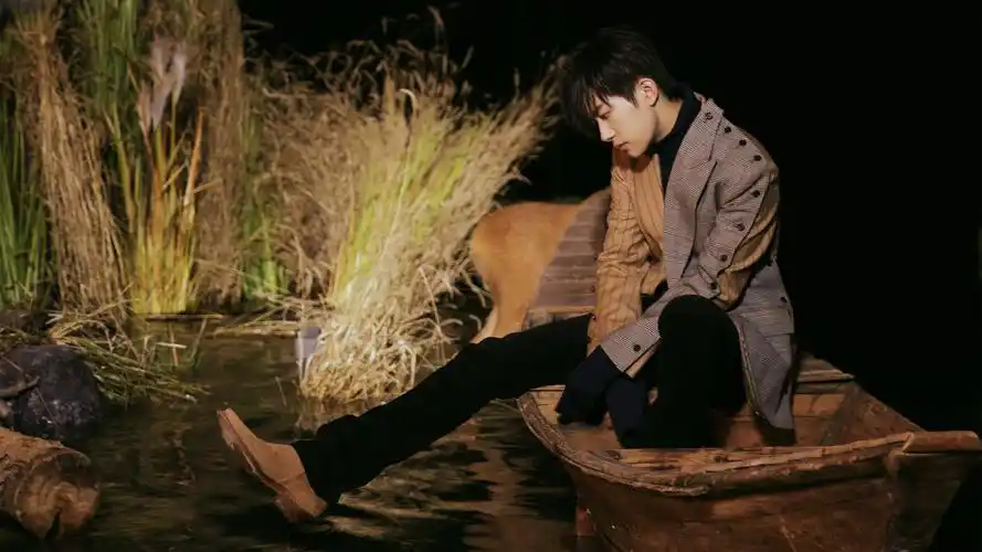 易烊千玺桌面壁纸