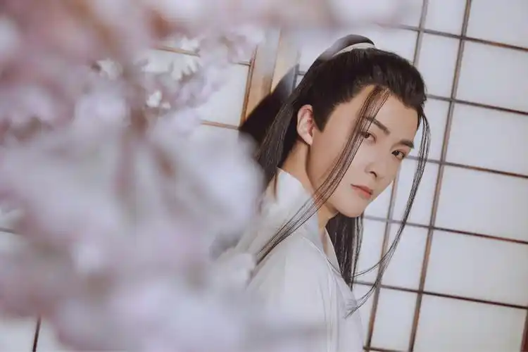 管栎古风造型写真图片,分享一组管栎图片给大家,图中的明星图片壁纸会