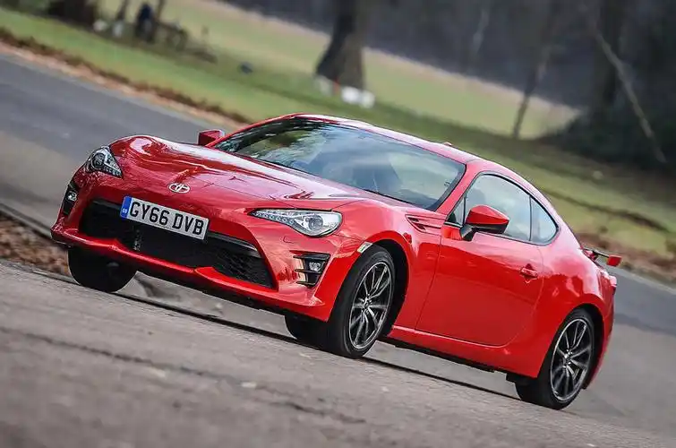 简单聊聊丰田gt86,一台能找回激情岁月的性能跑车