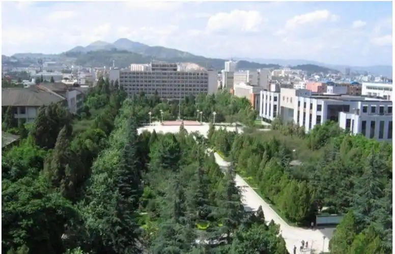 2021昆明理工大学附属中学高考补习招生须知