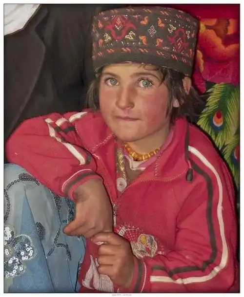 中国塔吉克族人纯正欧罗巴人种中国唯一的白人