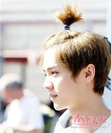 今年男生时尚发型扎法 男生扎头头发发型
