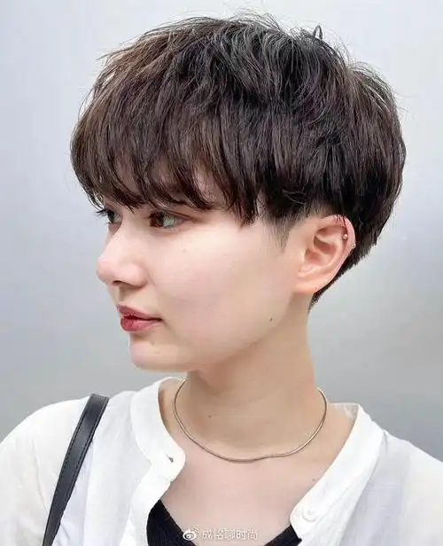剪完不会后悔的10种爆款短发,时尚减龄不张扬,每一种都好看__财经头条