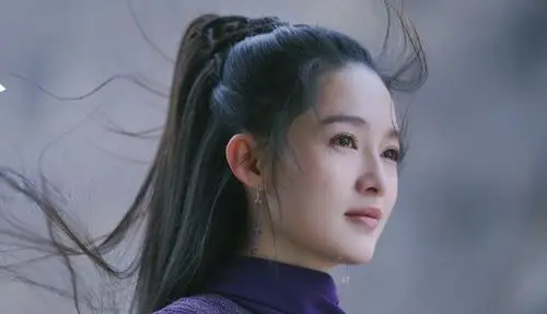 为演狗全程跪地膝盖淤青!《诛仙》外的李沁戏红人不红,想要拿奖