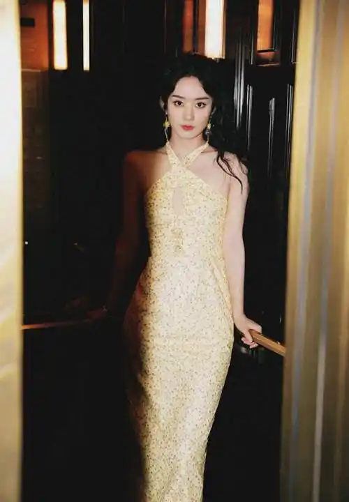 炎热的夏天即将过去,九月的秋天和赵丽颖:从腿部开始的保暖之旅_时尚