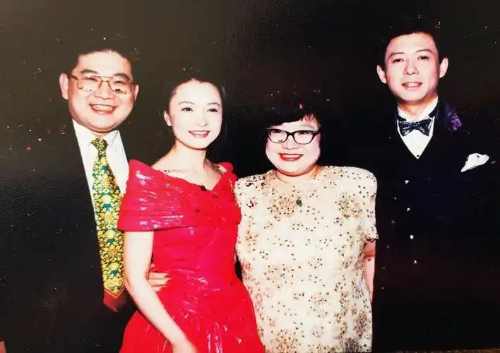 主持人袁鸣现在生活怎么样?