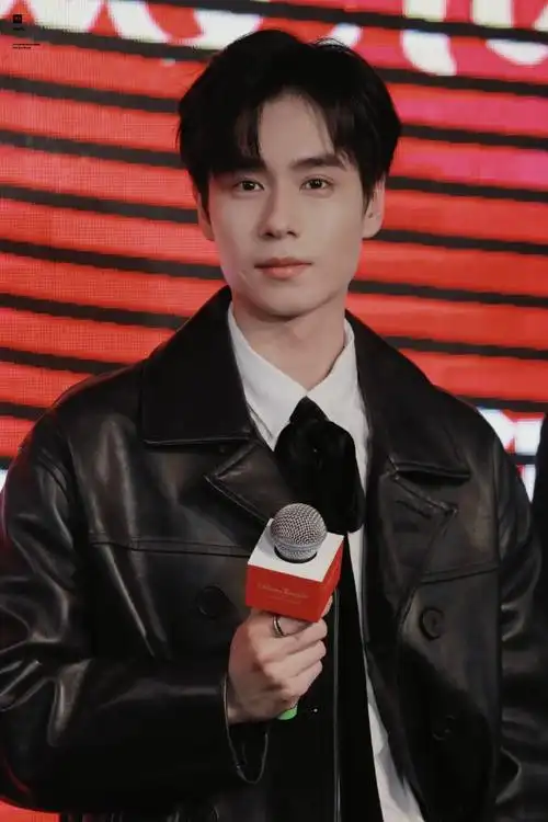 胡一天入驻上海杜莎##胡一天杜莎蜡像