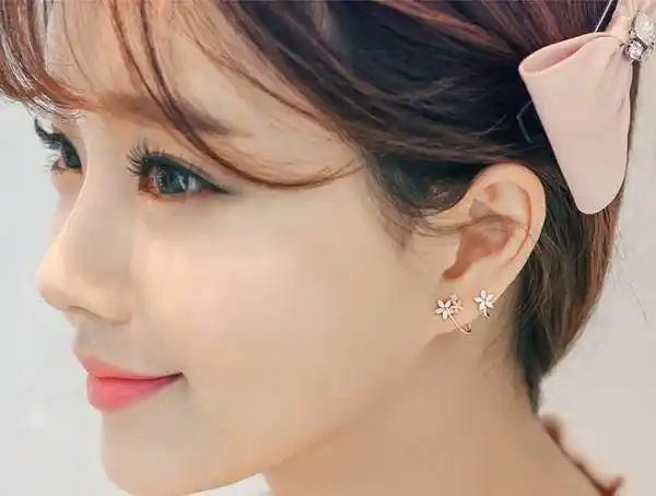 女生耳朵形状分5种听说第3种戴耳环最好看你是哪一种