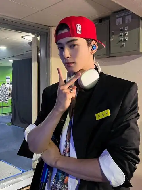 车银优这组照片帅的我脑壳嗡嗡