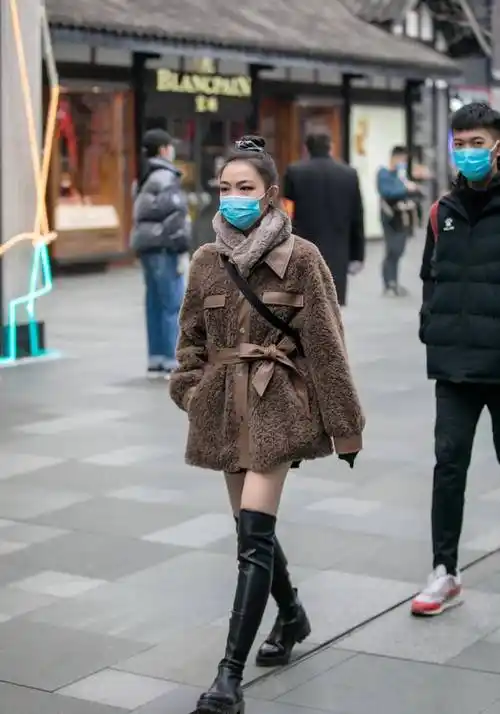 女神节必备!高筒靴点燃女性魅力,让你成为焦点_时尚_整体_节日