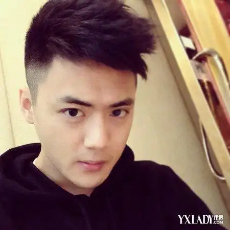 莫西干短发寸头图片展示帅气发型值得你去拥有