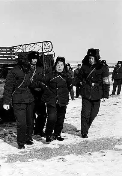 70年代中国最大贪污犯王守信被执行死刑现场