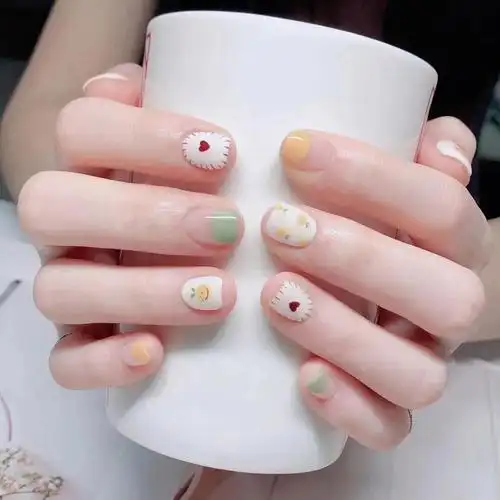 短指甲必备的可爱风美甲