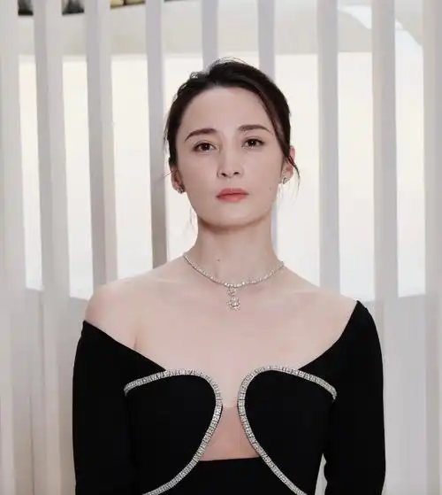 女明星未修原档生图(明星蒋勤勤无修生图照片) | 刀哥爱八卦