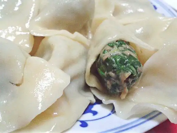 三骷做的韭菜鲜肉馅饺子