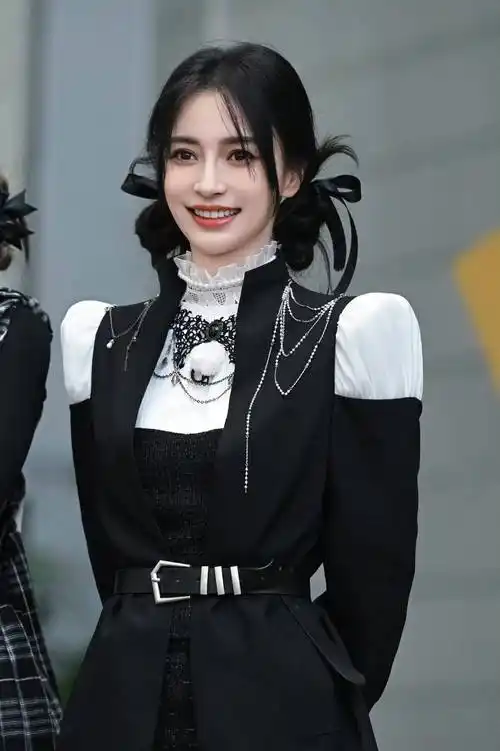 奔跑吧扑朔迷离,和angelababy 一起进入扑克的奇幻世界