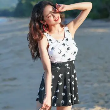 泳衣女2018春夏新款黑白撞色印花高腰露背蝴蝶结显瘦连体泳衣裙式泳装