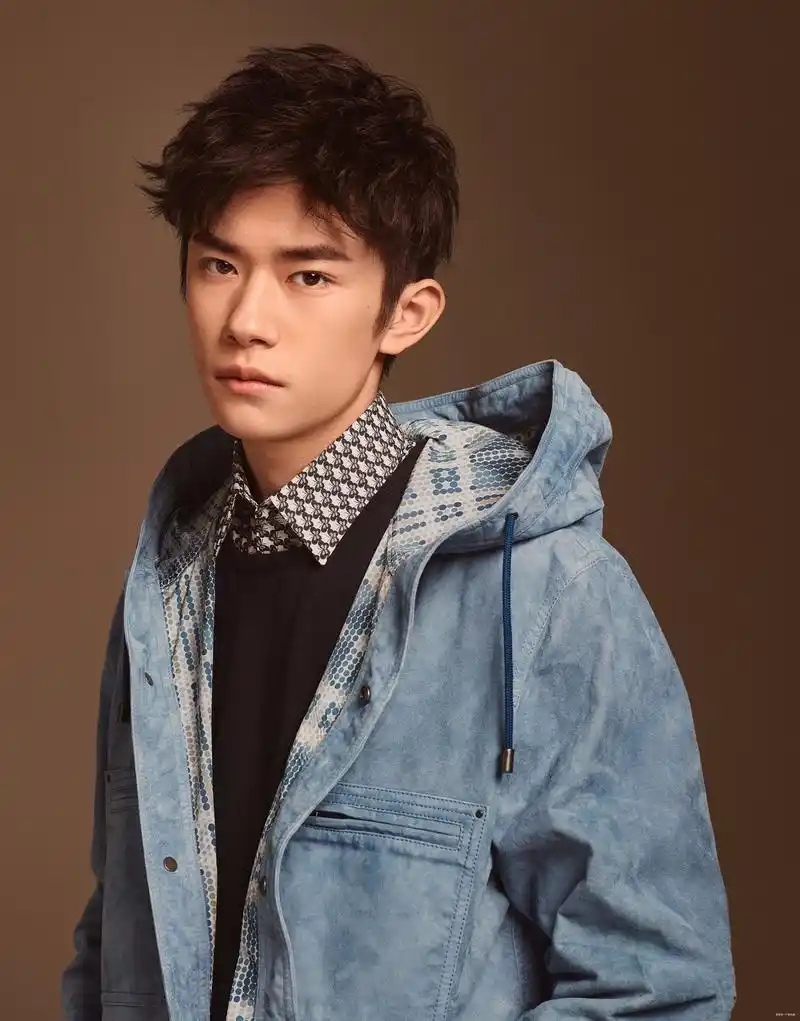 《少年的你》导演发布易烊千玺剧照,被粉丝猜到具体情节