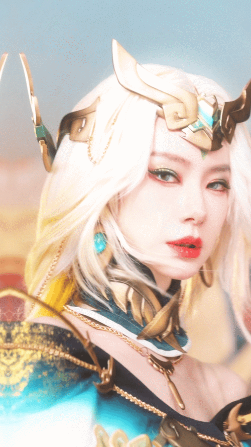 #戚薇卤蛋爆改太阳神鸟##戚薇变装前后反差#