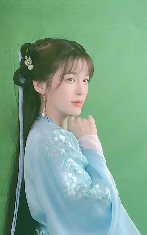 赵樱子新剧剧照美极了,美目流盼,温婉可人