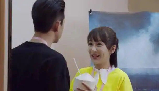 《亲爱的》比《香蜜》还火热,李现人气暴涨,或成第二个邓伦_佟年_杨紫