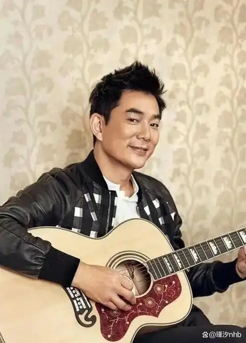 任贤齐,1966年6月23日出生于中国台湾省彰化县,祖籍湖北省武汉市江夏