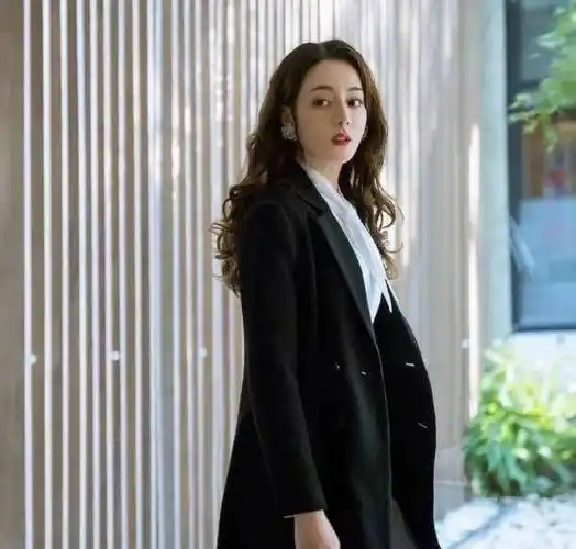 原创绝了这4位女明星一穿上职业装美到男女通吃