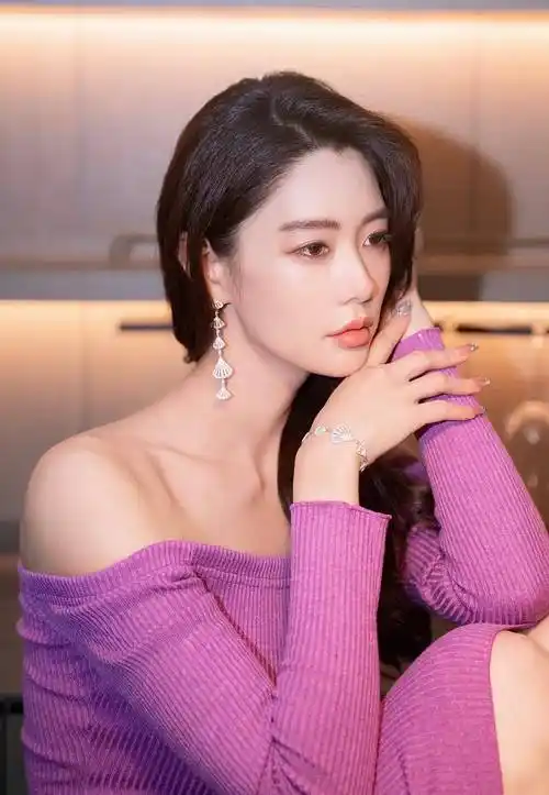 原创亚洲第一美女克拉拉魔鬼身材让人羡慕确实美到天上去了