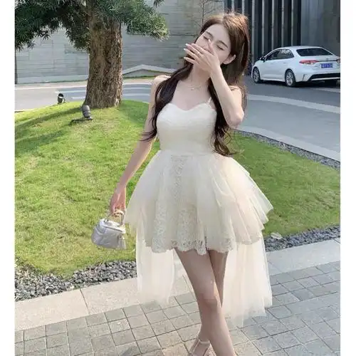 公主风礼服连衣裙女夏季2024新款收腰显瘦露背网纱拼接抹胸蓬蓬裙