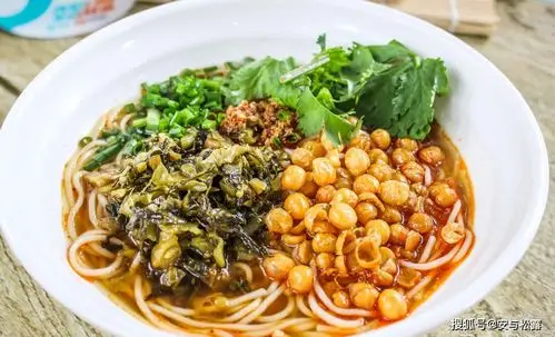 原创香辣的酸菜牛肉面酸爽开胃一大碗不够吃学会它自己在家做