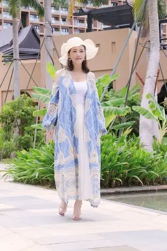 周海媚倾心大自然 休闲惬意心态怡然!