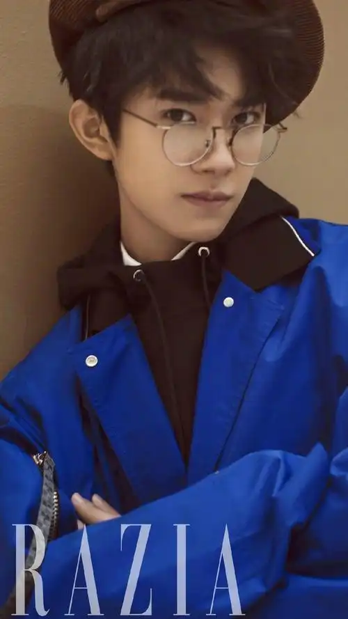 > || 更新时间:2017-10-25 颜色分类: 蓝色 关键词:  易烊千玺 关晓彤