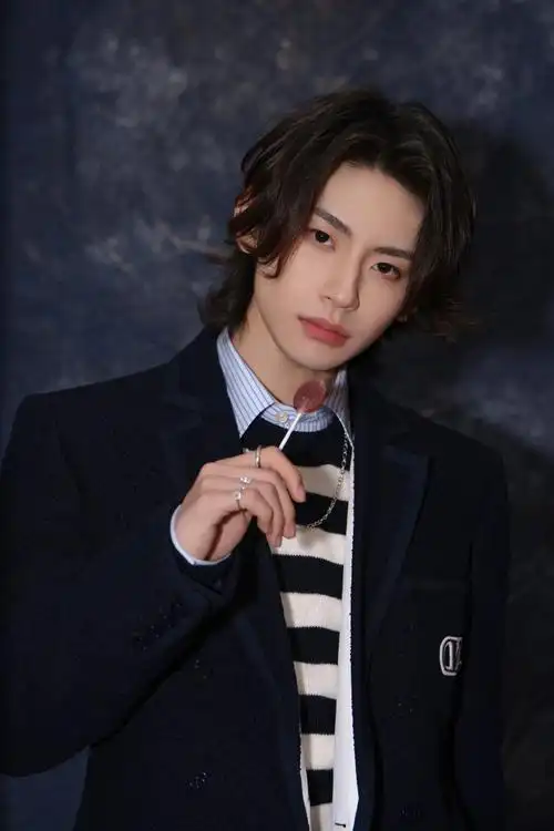 美美与共##小鬼再现美式男高风##小鬼限定男高学院风