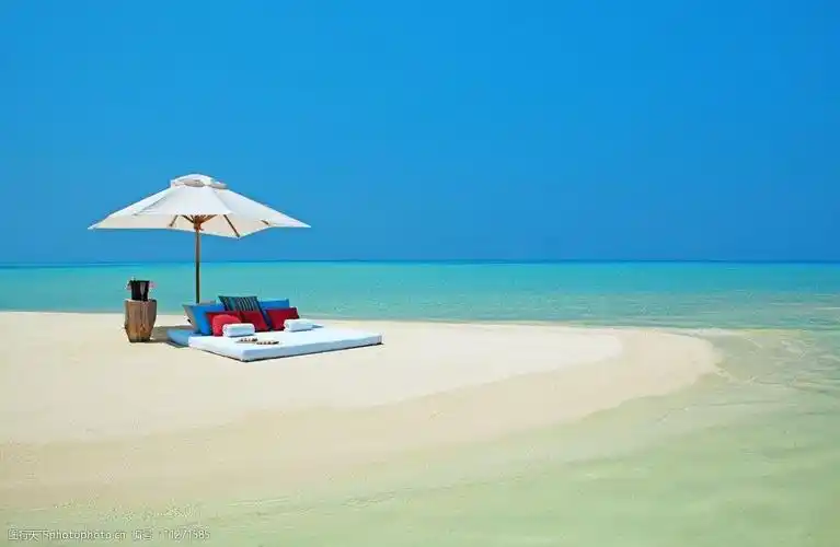 关键词:夏日海边 海边 夏日 清凉一夏 摄影 自然风景 自然 蓝天 沙滩