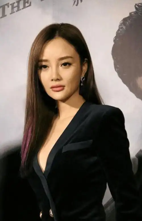 娱乐圈胸部最大的十大女明星陈乔恩夺冠柳岩垫底