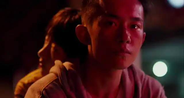 周冬雨获影后,校园欺凌影片《少年的你》中有这些感人肺腑的句子