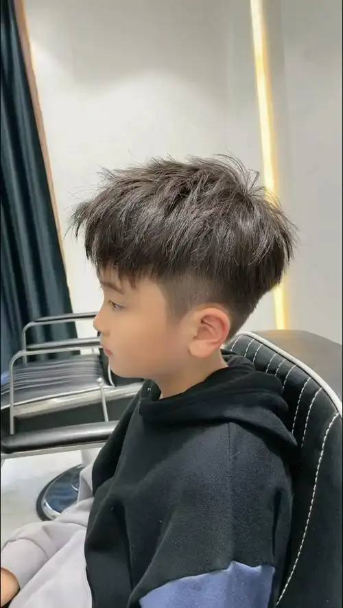 明星同款发型,男生烫发发型,儿童发型,宝宝发型,男孩发型,锡纸烫,纹理