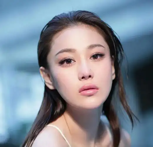 1岁张馨予个人资料及简介;嫁给军人何捷,是我这辈子做过的最正确的